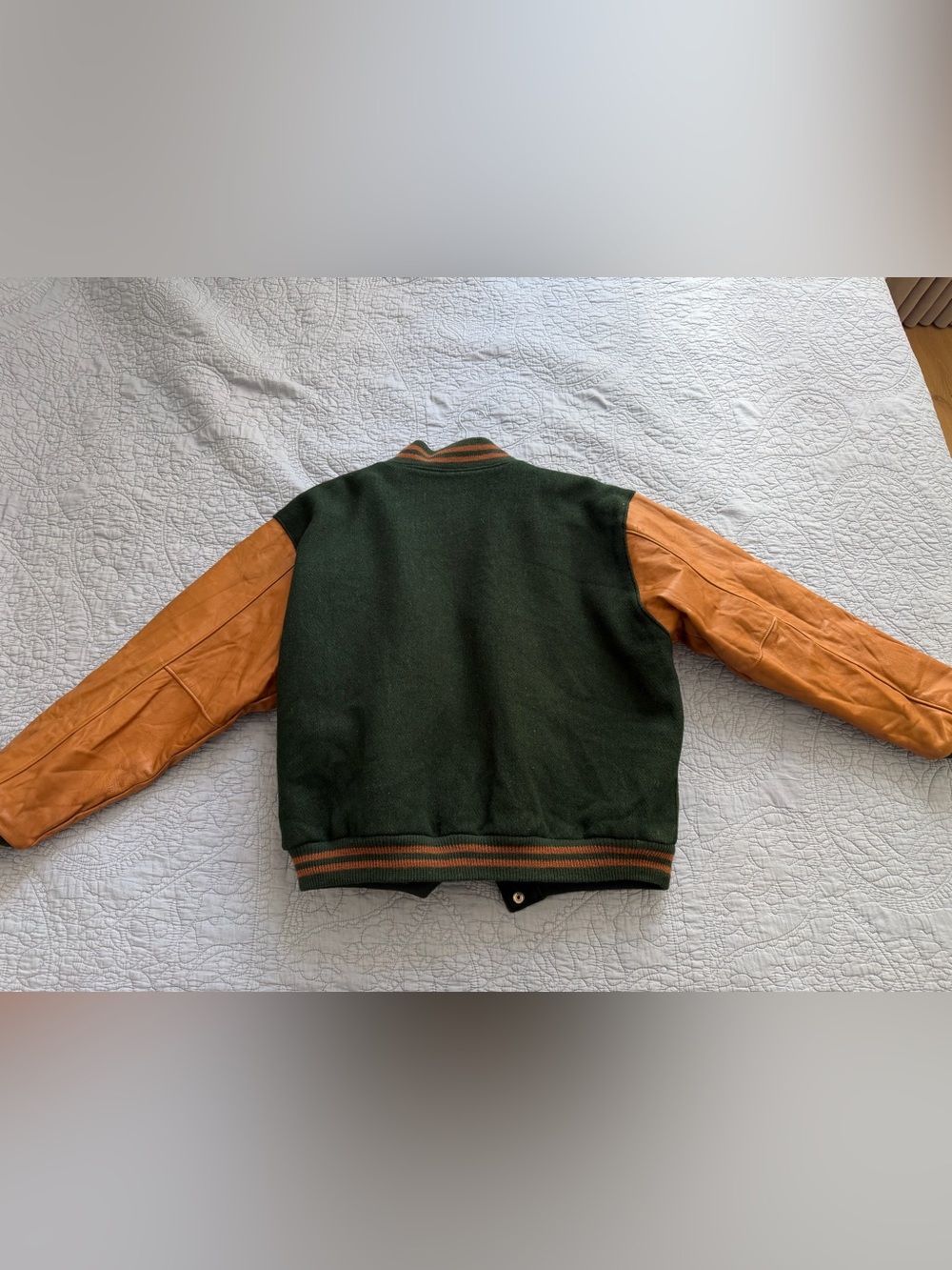 J. Peterman Olive Green Quilted Jacket with Tan Leather Label - Picture 3 of 3